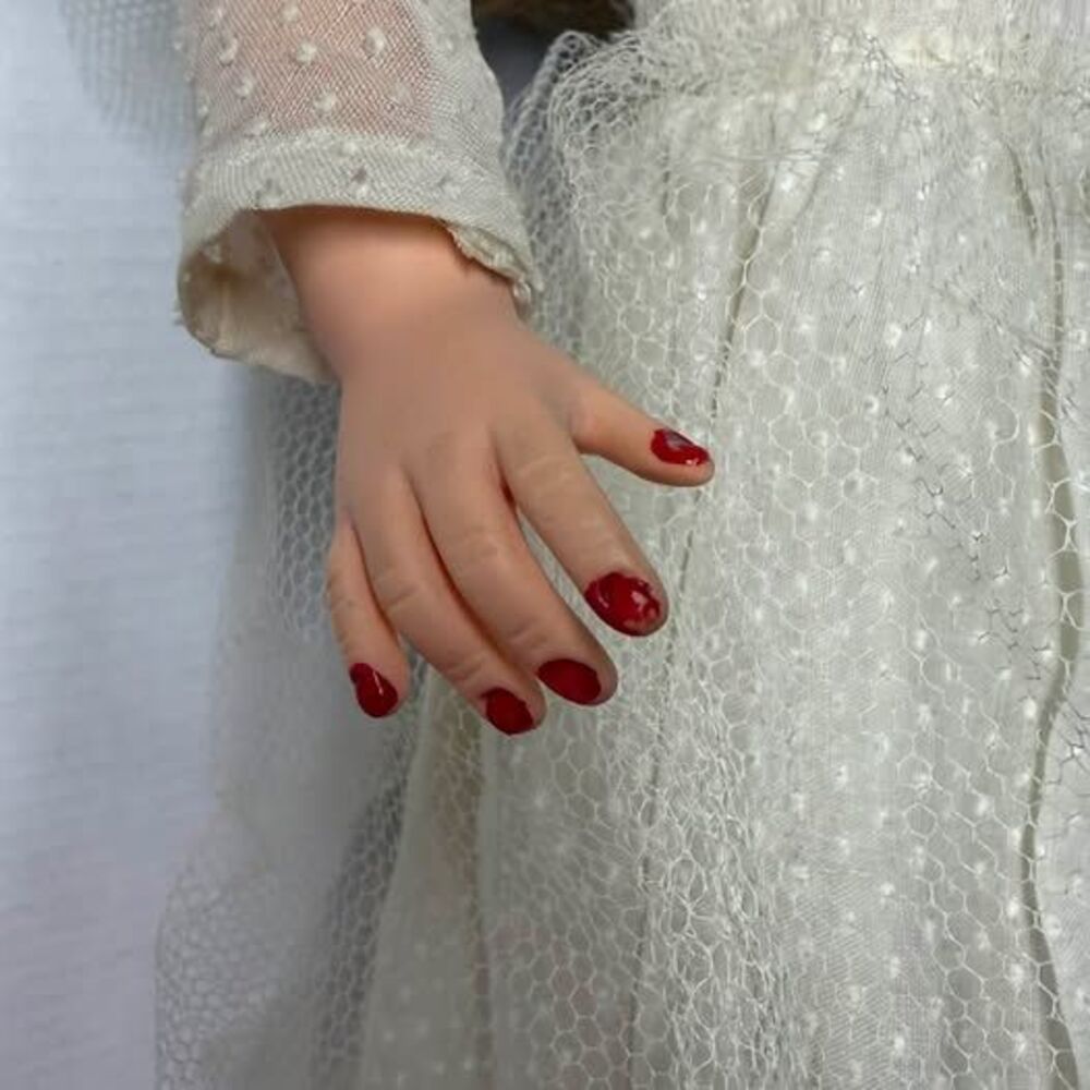 Vintage Bride Doll in White Lace Gown 1950s - Picture 4 of 10